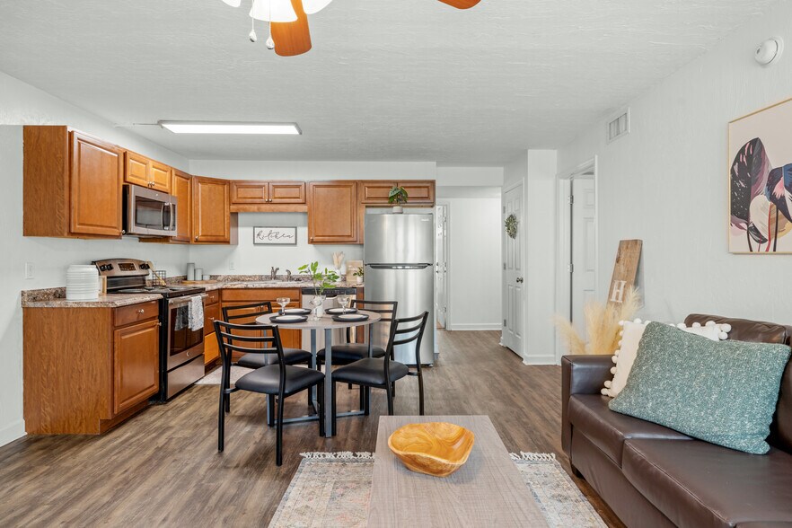 Building Photo - Tuscany Village