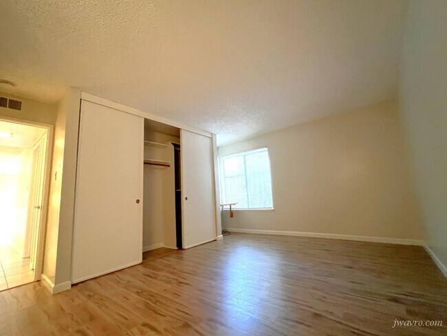 Building Photo - 1101 Continentals Way