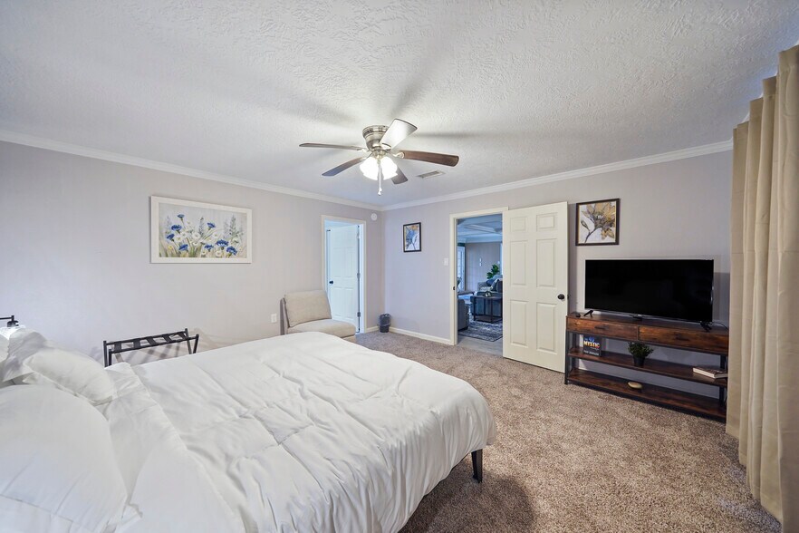 Building Photo - 27403 Caperidge Dr