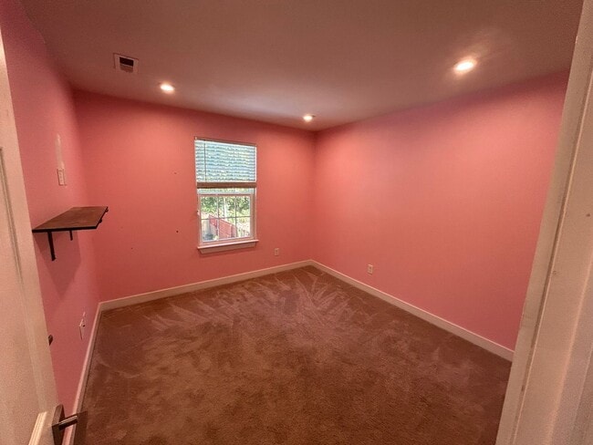 Building Photo - Home in Easley  4 Bedroom 2.5 Bath in the Stonehurst Plantation Community !!!