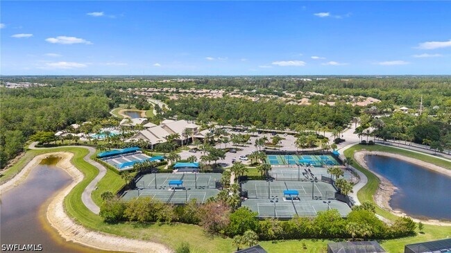 Building Photo - 7052 Live Oak Dr
