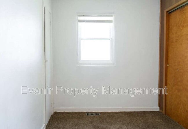 Building Photo - 509 E 3rd St