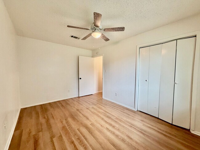 Building Photo - Immaculately Improved 2 Bedroom / 1 Bathroom Duplex & Immediately Available!
