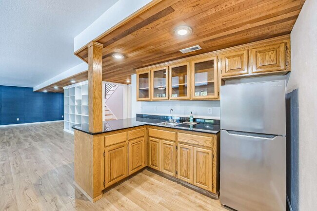 Building Photo - Sophisticated and Elegant home is located in Harbor Ridge at Browns Point. Spacious 4 bedroom, 4 ...