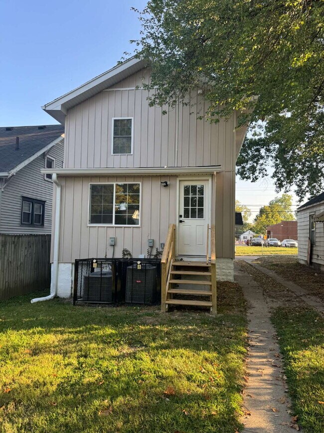 Building Photo - "Newly and beautifully remodeled 3-Bed home on Denmark Street!"