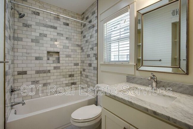 Building Photo - 1805 Lyndale Ave