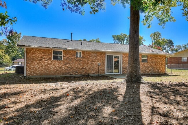 Building Photo - 3423 Cannongate Dr