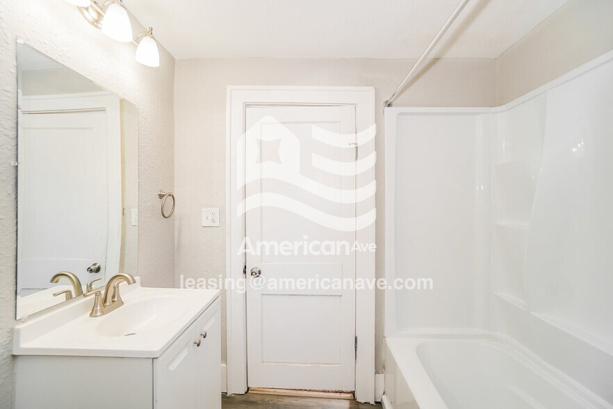 Building Photo - 367 S Wayne Ave