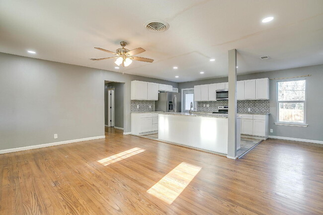 Building Photo - "Spacious 4-Bedroom Gem with Granite Touch...