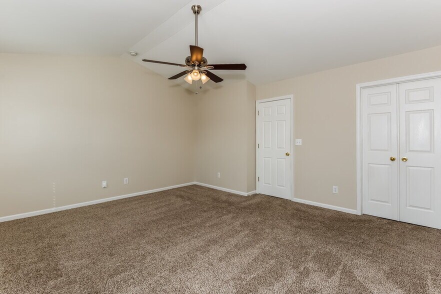 Building Photo - 4914 Lifeline Ln