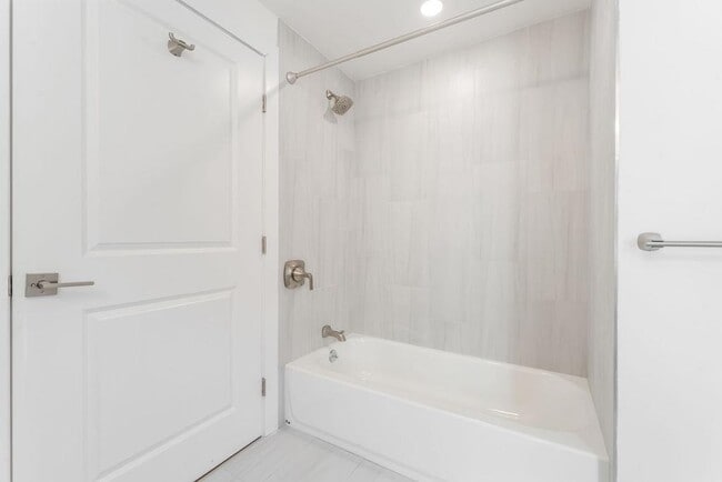 Building Photo - 306 Varick St