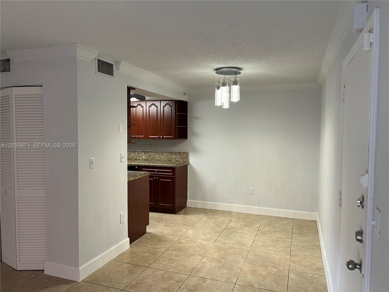 Building Photo - 7200 Fairway Dr