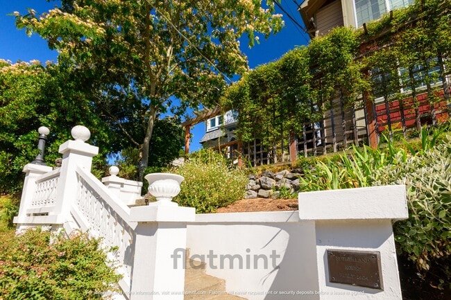 Building Photo - 750 N 75th St