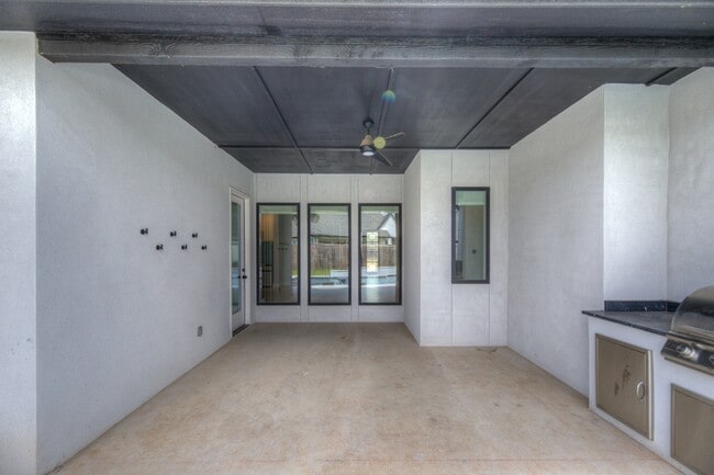 Building Photo - 4608 S Retana Ave W