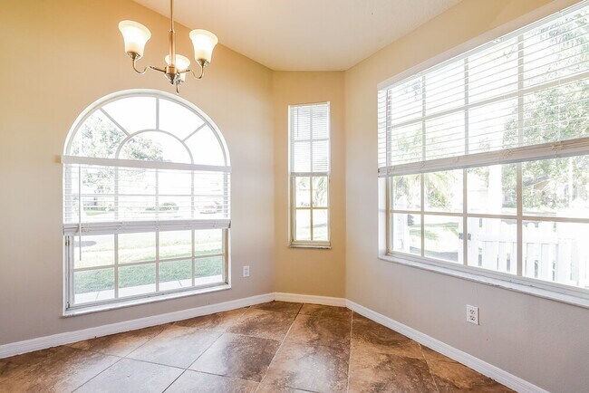 Building Photo - 165 Burnsed Pl