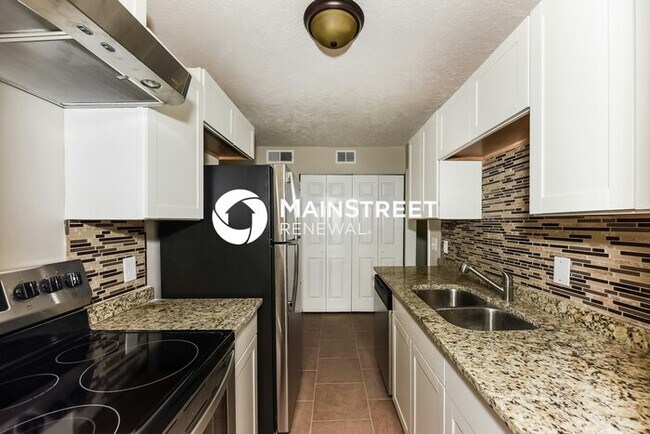 Building Photo - 4 Bedroom Pet-Friendly Home in Madison, TN with Main Street Renewal