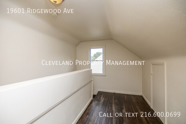 Building Photo - 19601 Ridgewood Ave