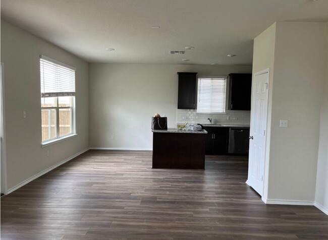 Building Photo - 209 Prairie Falcon Wy