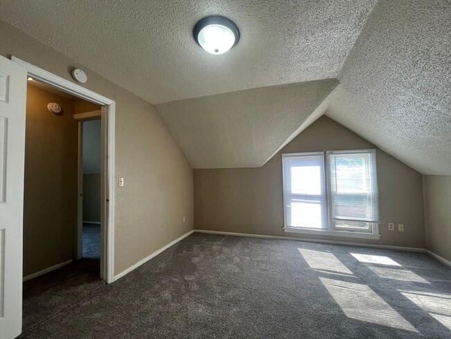 Building Photo - St. Paul home in Great Dayton's Bluff area