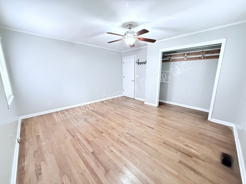 Building Photo - 1203 S 14th St