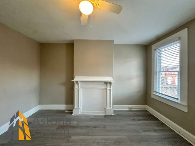 Building Photo - 3 Bedroom Rowhome with Deck and Updated Kitchen