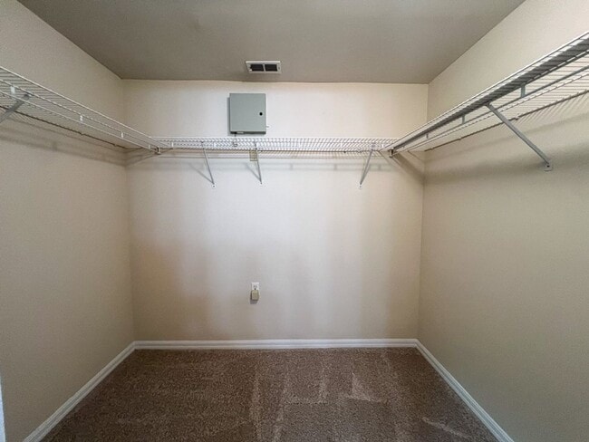 Building Photo - Beautiful 3 Bedroom Condo in the Links wit...