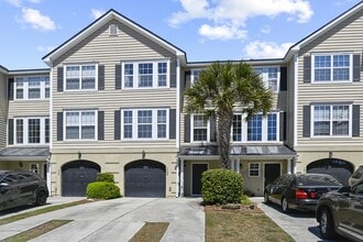 Building Photo - 1406 Hamlin Park Cir