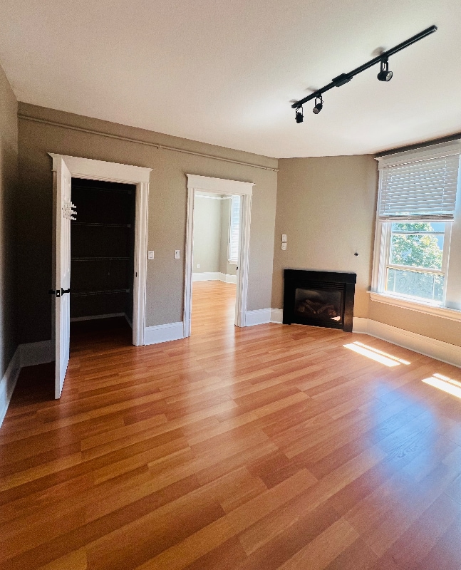 Building Photo - 312 E Olive Pl