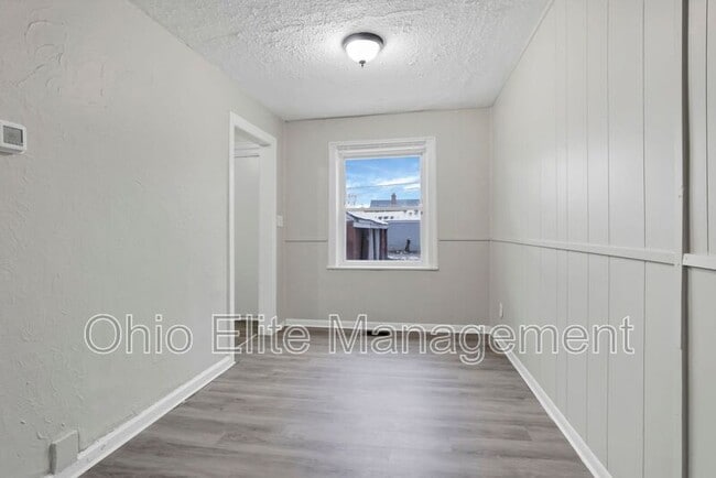 Building Photo - 2239 Homestead Dr