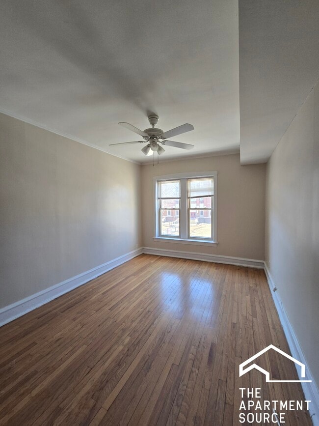 Building Photo - 5133 N Damen Ave