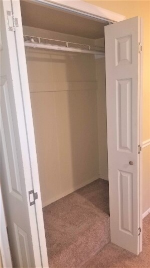 Building Photo - "Charming 2-Bed Condo Retreat in Oxon Hill...