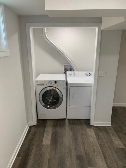 Building Photo - 9407 Colesville Rd