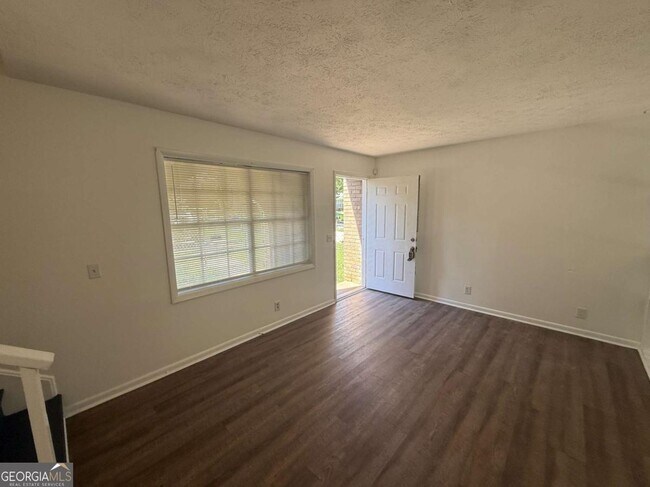 Building Photo - 1071 Laurel Ln NW