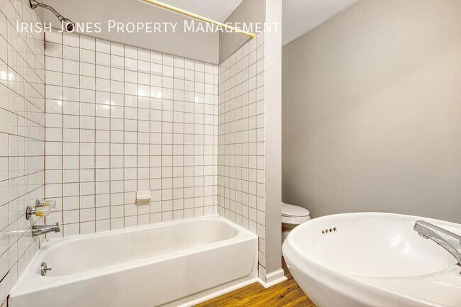 Building Photo - 15 Grove St