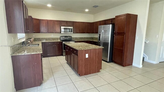 Building Photo - 9170 SW 171st Ct