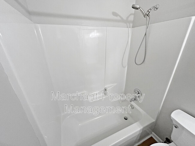 Building Photo - 7 Waxwing Ct