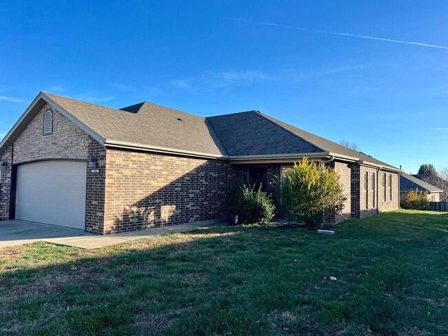 Building Photo - NEW LUXURY DUPLEX in the sought-after Deer Brook neighborhood is now available!