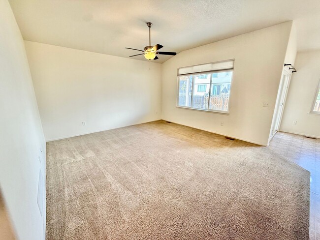 Building Photo - 6 Month lease special $100/mo off per month. Priced at $2195 after discount. Beautiful 3 Bed / 2 ...