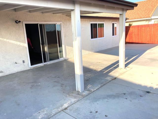 Building Photo - 7561 Skyline Dr