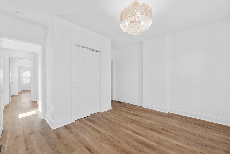 Building Photo - 450 Elsmere St