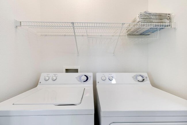 Building Photo - 8703 Silver Glen Dr