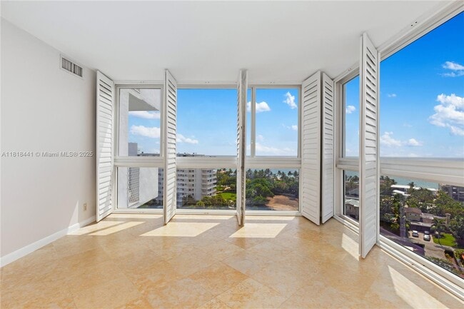 Building Photo - 2715 N Ocean Blvd