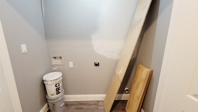 Building Photo - 4034 Dreyfus St