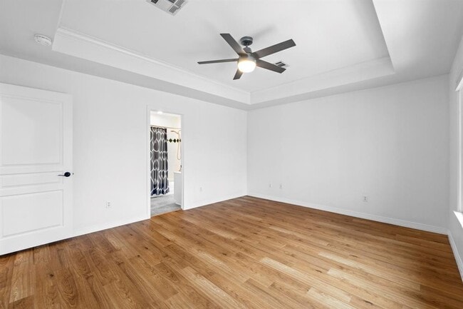 Building Photo - 5512 William Holland Ave