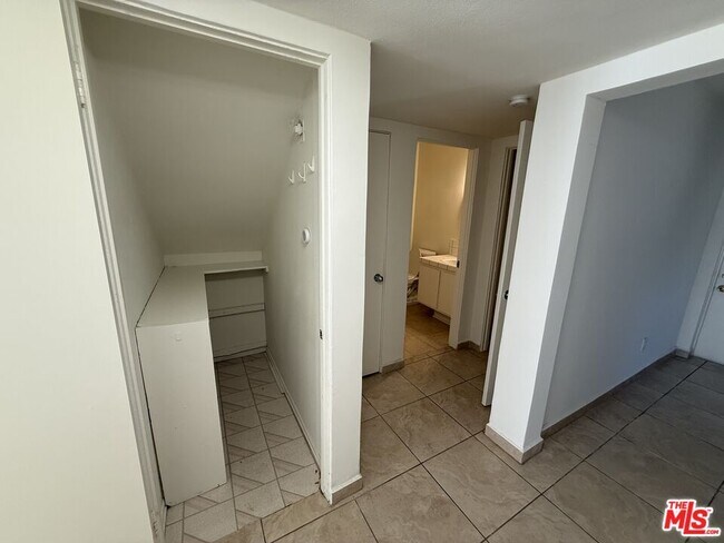 Building Photo - 5867 Cape Horn Dr