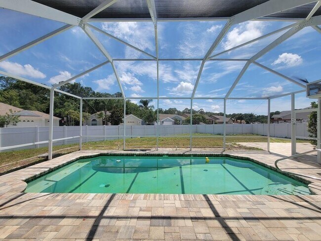 Building Photo - 7916 Roundelay Dr