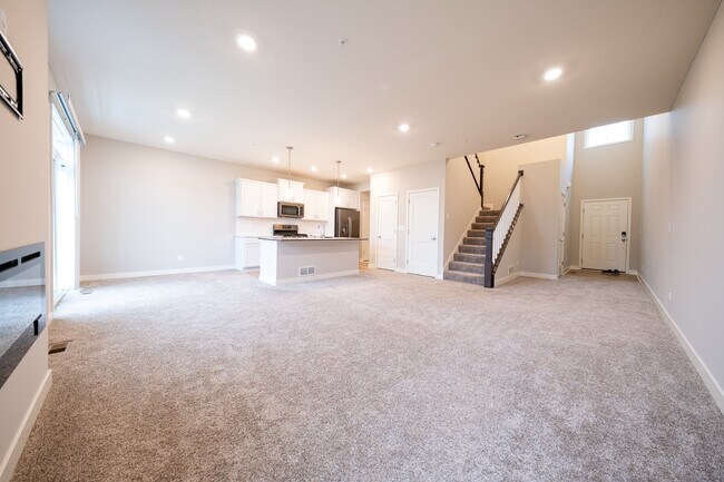 Building Photo - 14160 Addison Trl