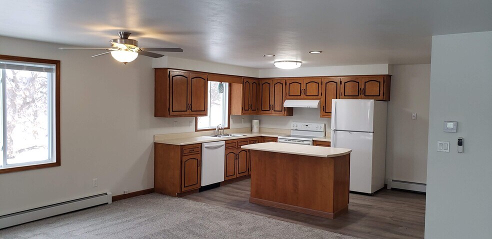 Building Photo - 2342 S Ridge Rd