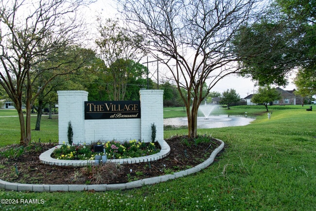 Building Photo - 600 Channel Dr