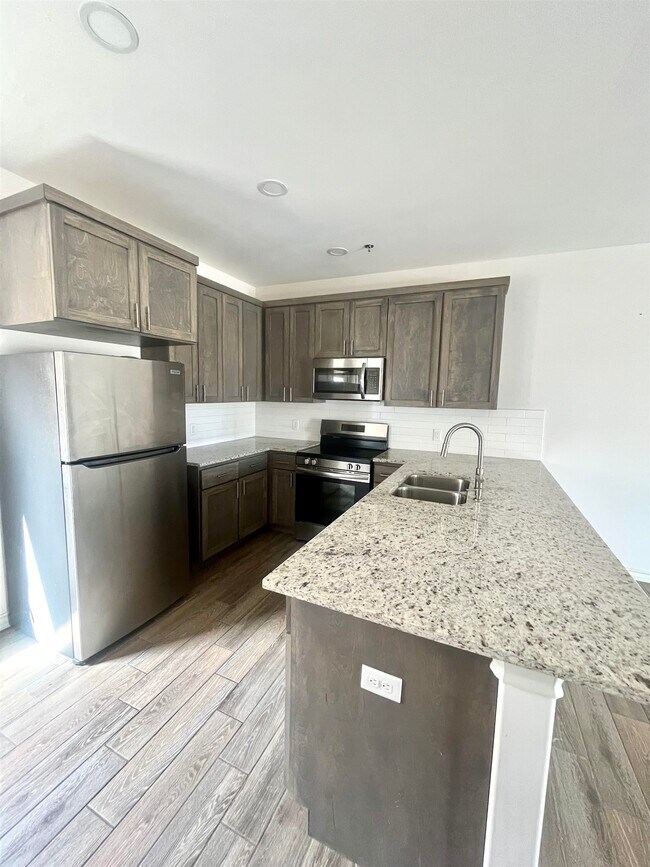 Building Photo - 7615 Laguna Del Mar Ct